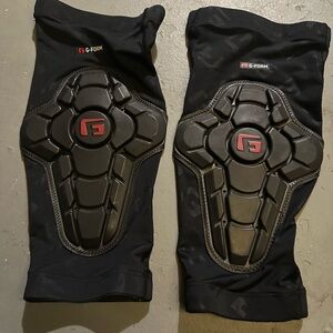 G-Form Black Protective Knee Pads
